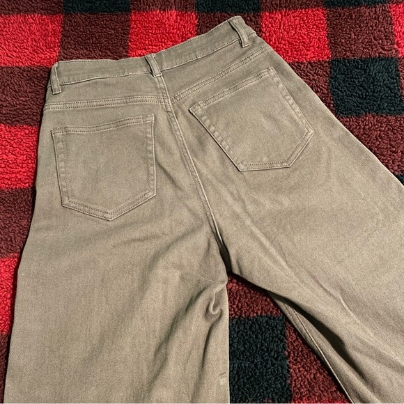 H&M High Waisted Wide Leg Jeans - Picture 3 of 7